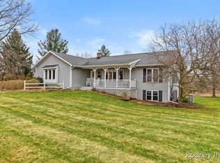 2040 Leonard St NW, Grand Rapids, MI 49504