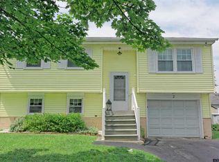 2 Mazurki Ct, Cohoes, NY 12047