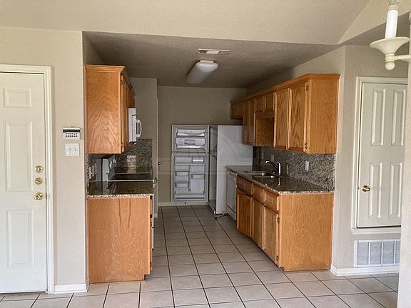 3rd image of 4404 Pennington Ave #23174DED4