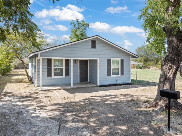 313 Nagel St, Seguin, TX 78155