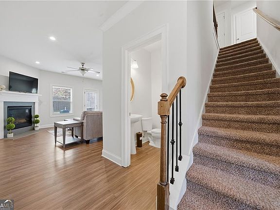 3rd image of 4095 Lake Manor Way