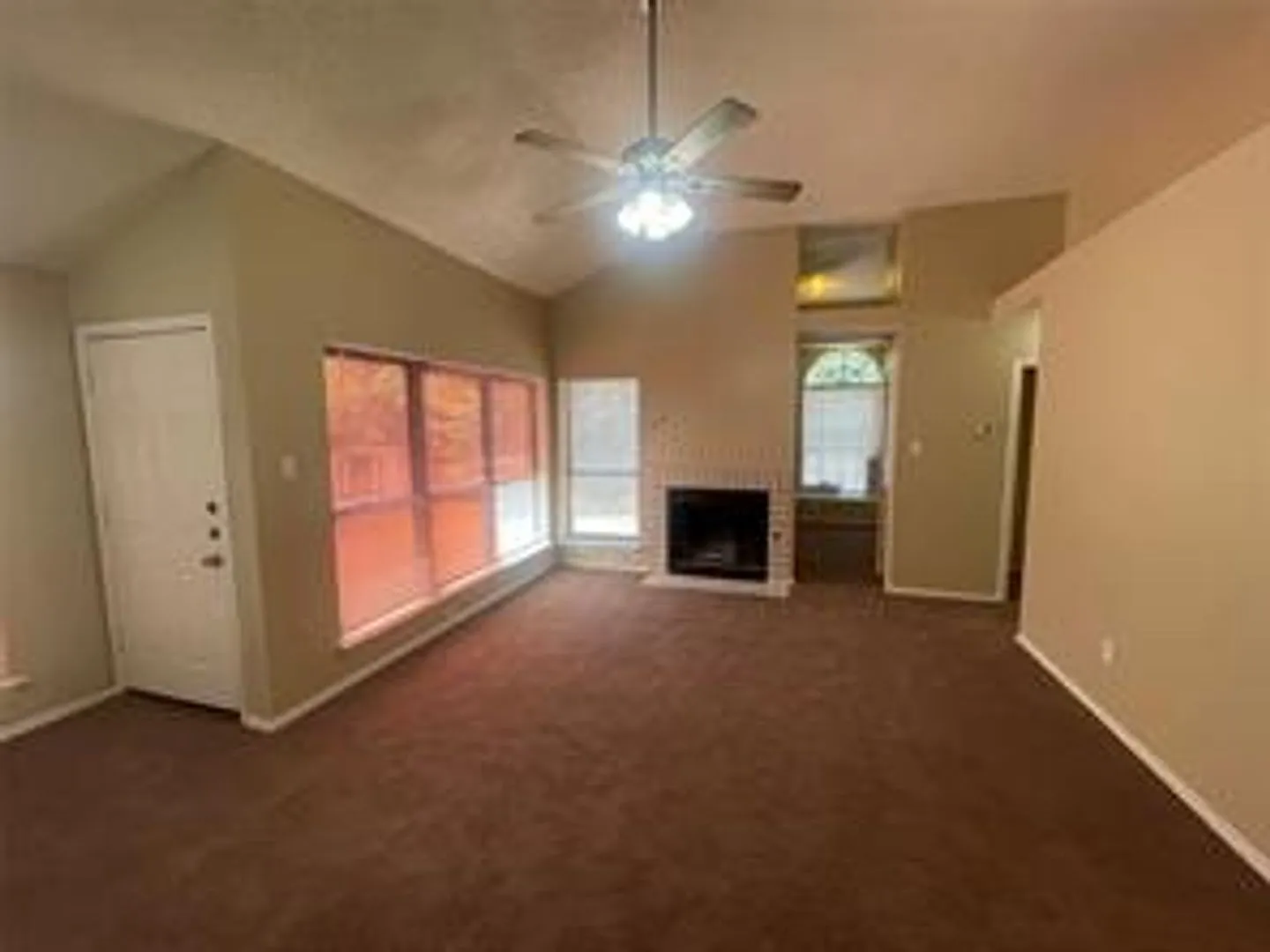 Great home for a great price on cul-de-sac! — Photo 4
