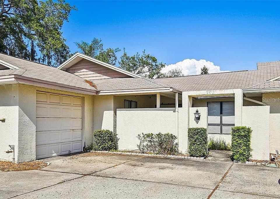 1st image of 103 Lakeside Colony Dr