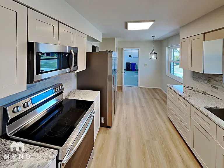 1511 W Del Webb Blvd — Photo 4