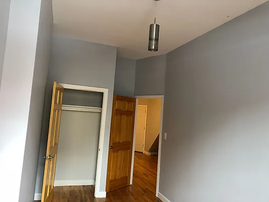 Rented by Premier Metro Realty Corp | media 28