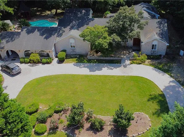 1413 W Little Neck Rd, Virginia Beach, VA 23452