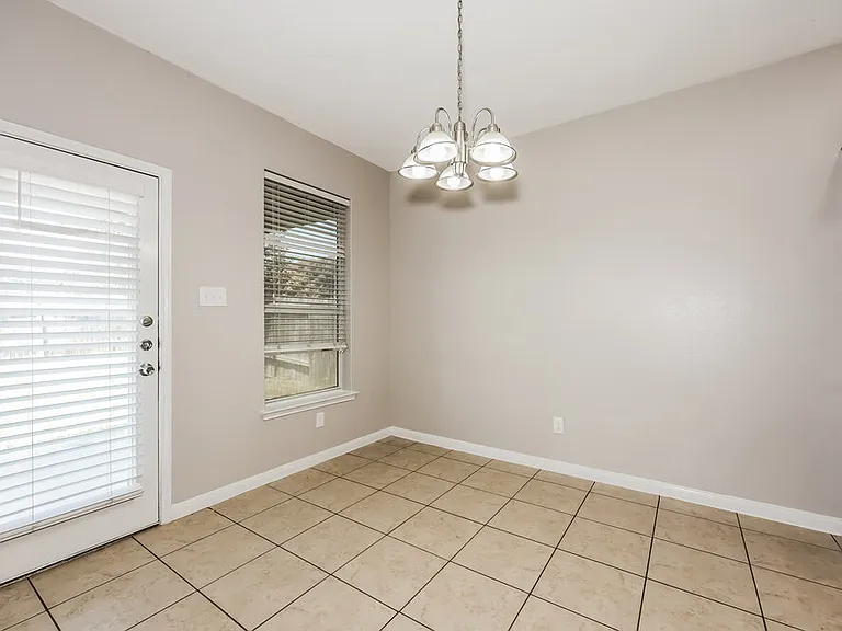 4268 Tower Ln — Photo 7