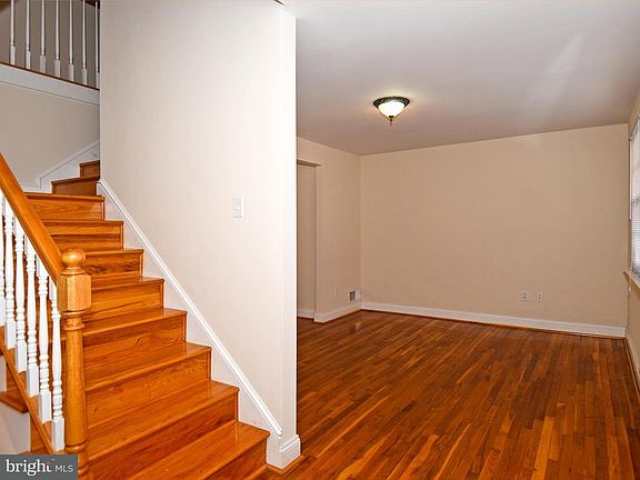4th image of 4212 Anthony St