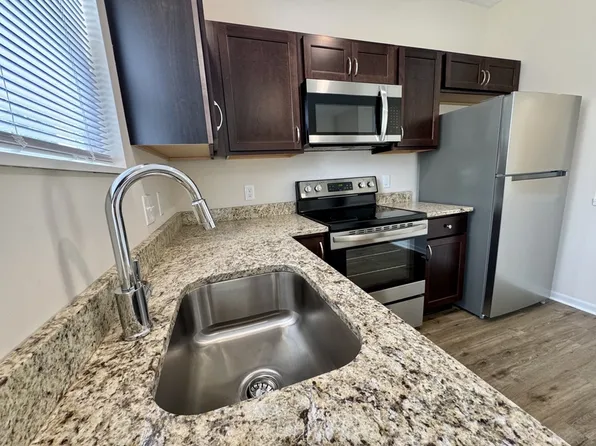 389-395 Abbeyville Rd #389, Medina, OH 44256