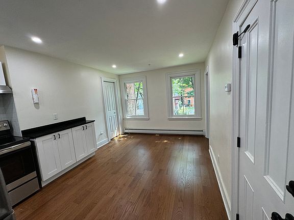 2nd image of 52 Chambers St #3