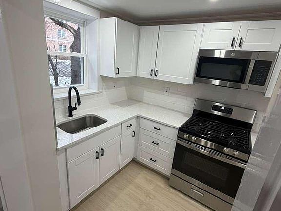 2nd image of 676 Park Ave #15-2A