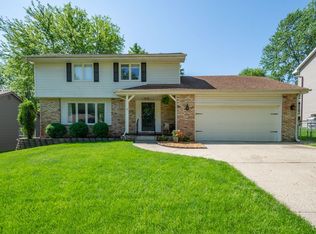 9872 Colby Ave, Clive, IA 50325