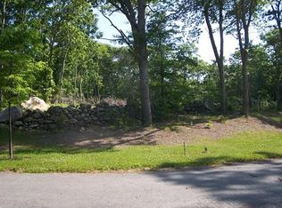 15 Ledgemont Ln, Dartmouth, MA 02748