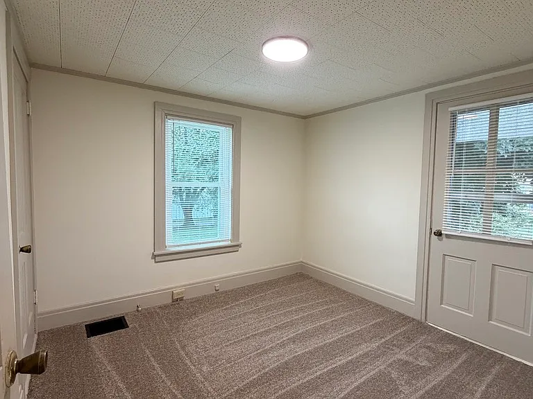 108 N Railroad St #2 — Photo 11