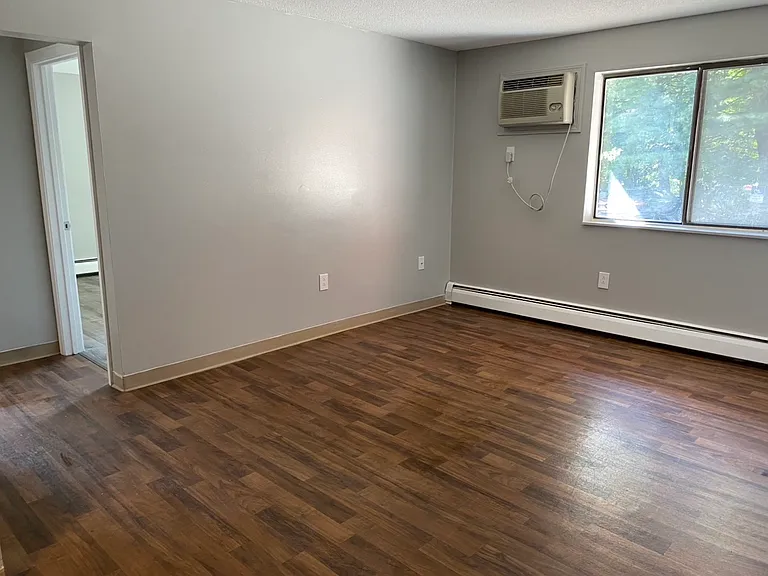 1265 Bodwell Rd #1B — Photo 7