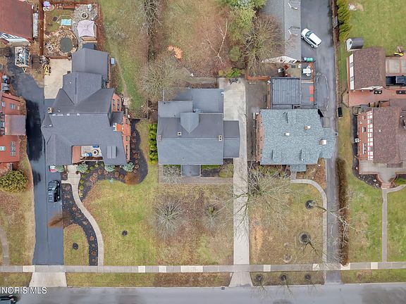 3rd image of 1440 W Market St