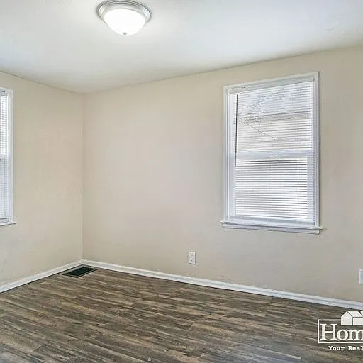 937 Roosevelt St — Photo 10