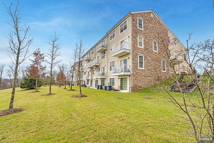 16 Sweeney Ct Montvale NJ Zillow