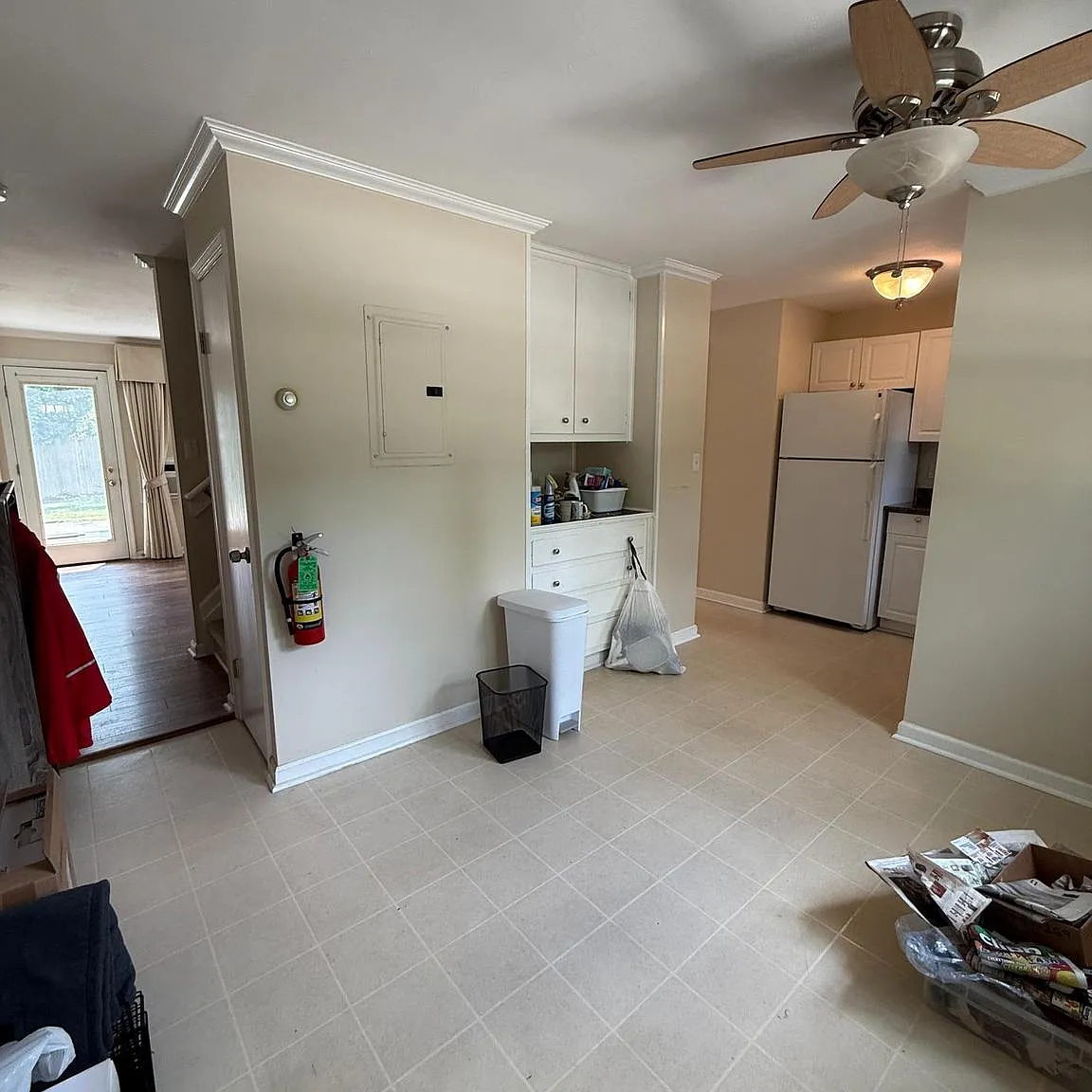 2 bed, 1.5 bath, 7616 sqft, $2,200 — Photo 4