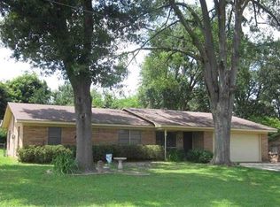 305 S Pecan St, White Oak, TX 75693