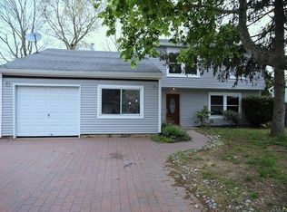 52 Bowline St, Barnegat, NJ 08005