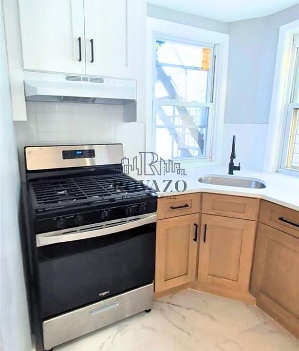 1st image of 56 Parkhurst St Floor 2
