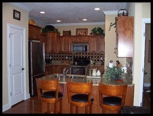 3rd image of 629 Yorkland Way