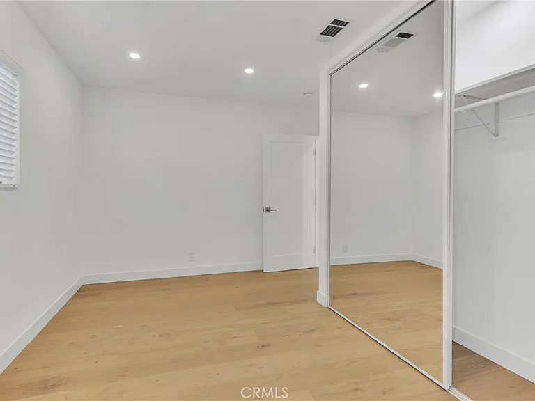 7841 W 83rd St — Photo 36