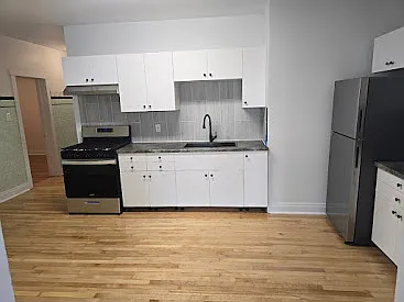 2896 S Archer Ave #202 — Photo 2
