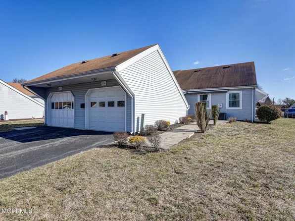 76 William And Mary Sq #A, Freehold, NJ 07728