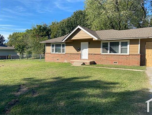 1st image of 2917 E Woodrow Pl