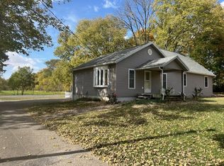 3001 Capodice Rd, Bloomington, IL 61705