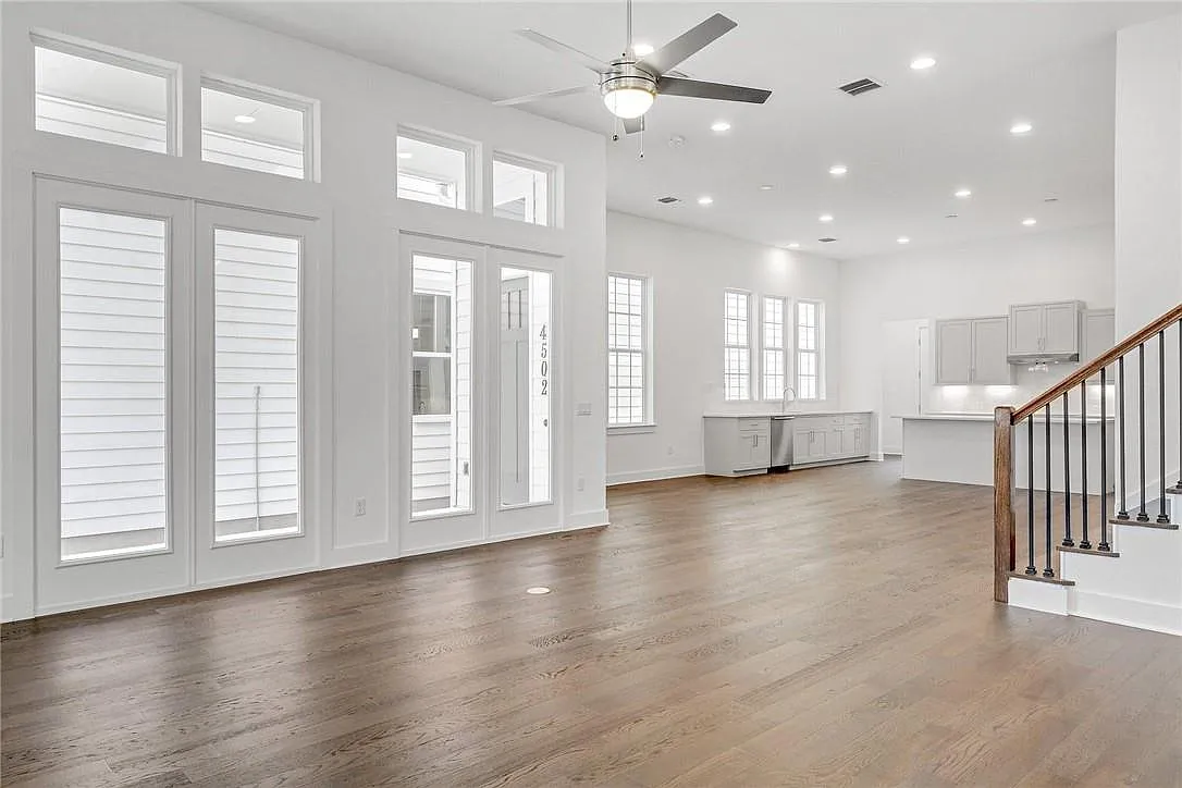 3 bed, 2.5 bath, 2390 sqft, $3,600 — Photo 4