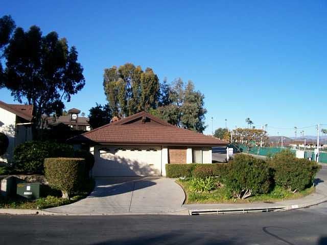 1st image of 1610 Calle Del Arroyo
