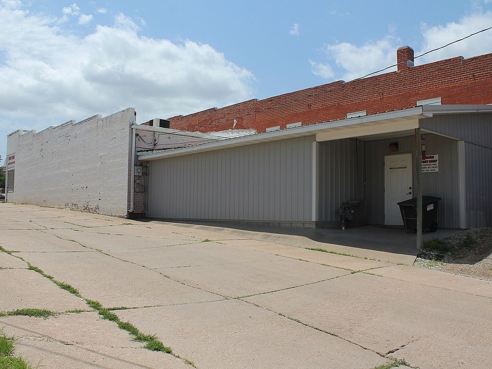 1st image of 826 Central Ave