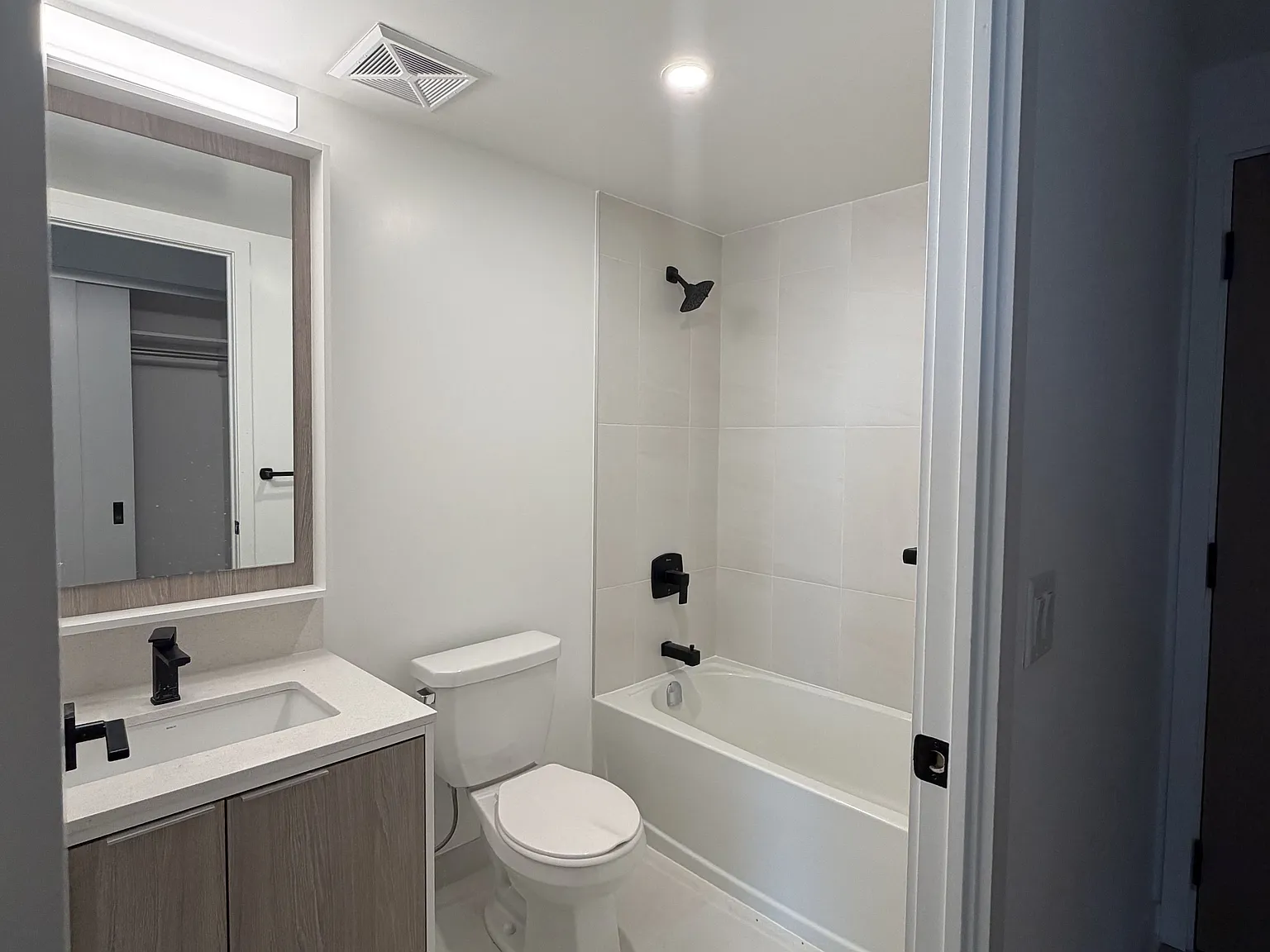 2 bed, $2,550 — Photo 2