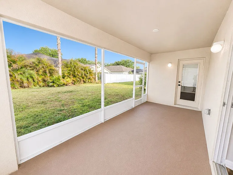 9253 Beaufort Ct — Photo 16