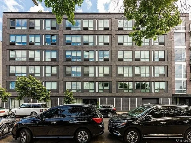 11-25 45th Ave #5C — Photo 1