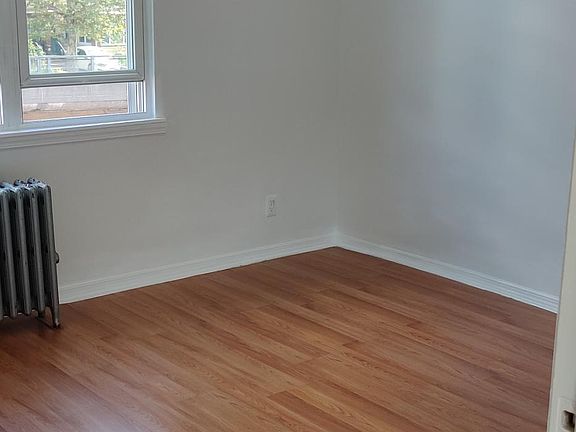 3rd image of 16005 Grand Central Pkwy Floor 2