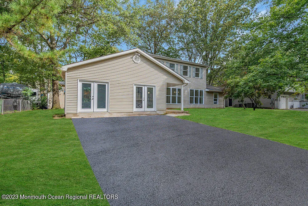 125 Lancewood Court photo 1