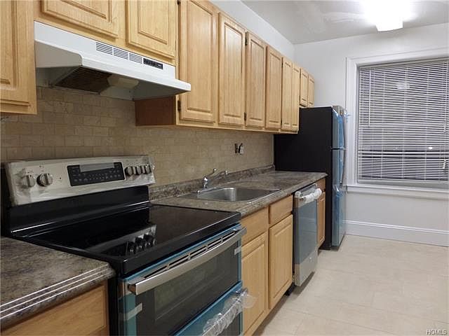 1st image of 300 S Broadway APT 3F