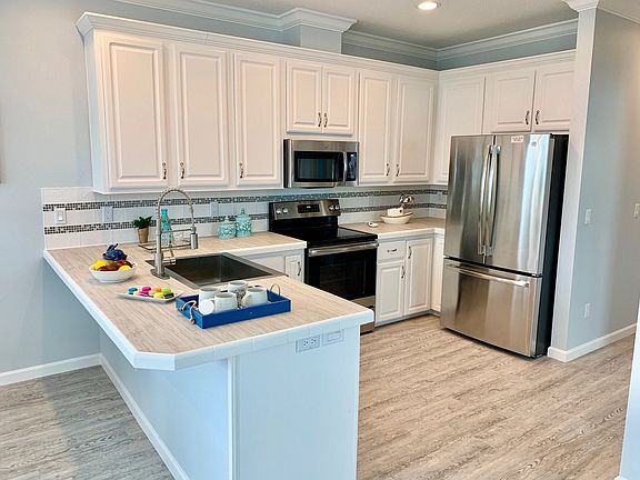 3rd image of 380 Wharf Way