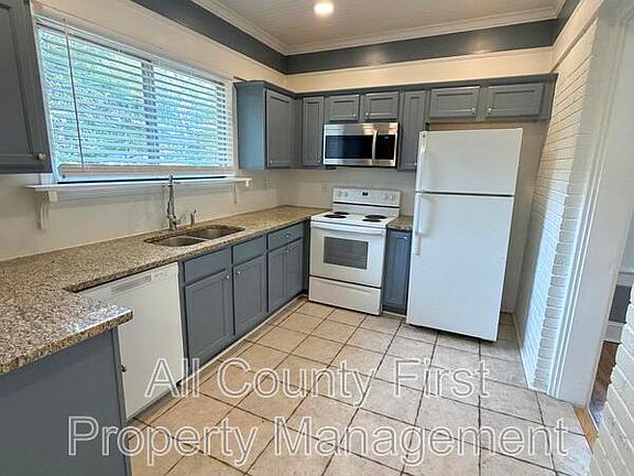 5th image of 980 Woodland Ave SE