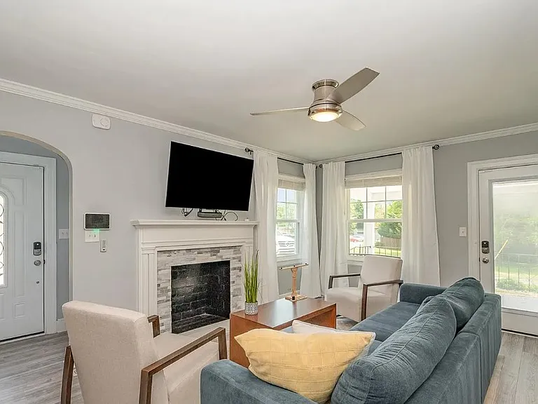 203 State St — Photo 16