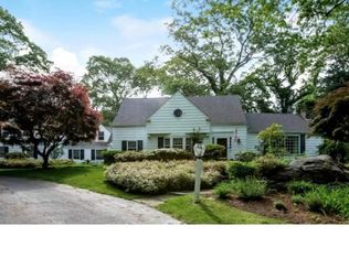 11 Point O Woods Rd S, Darien, CT 06820