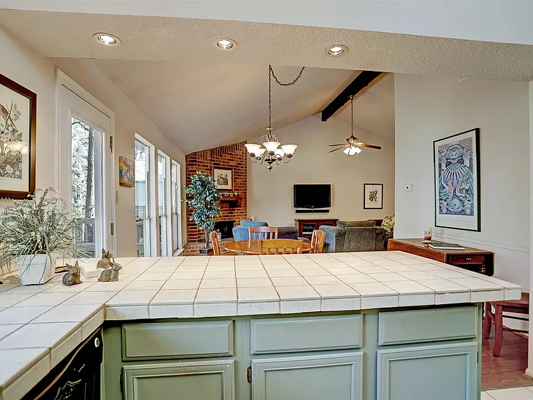12 Fairmeade Bend Dr — Photo 15
