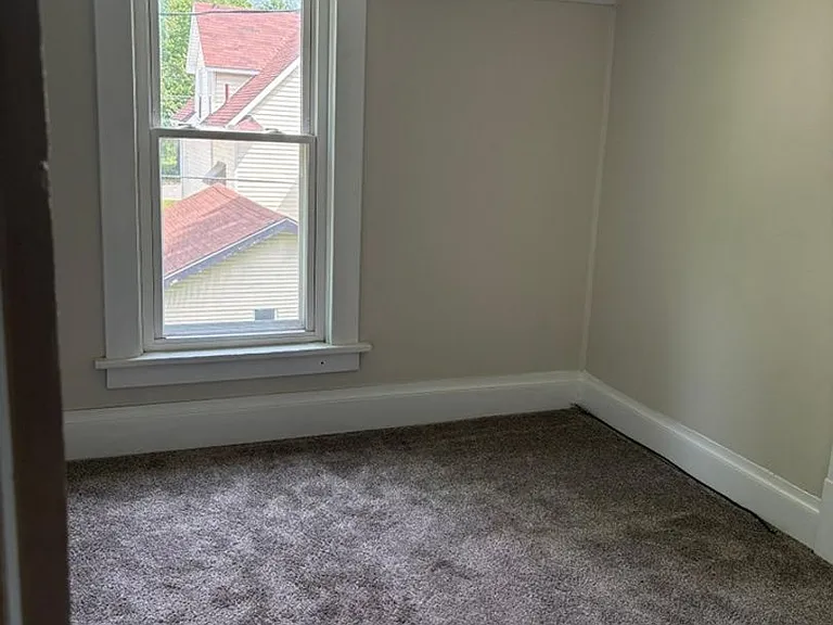 112 N Clinton St — Photo 17