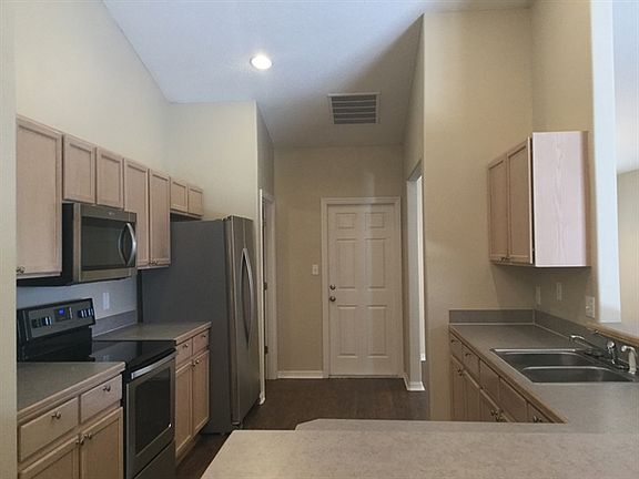 5th image of 15901 Mercott Ct