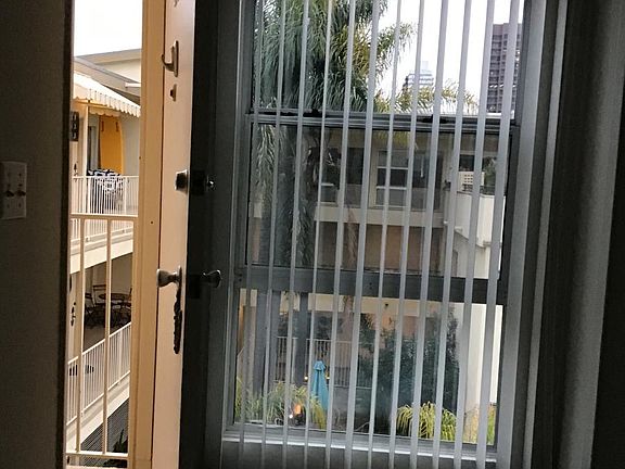 5th image of 11717 Darlington Ave APT 3