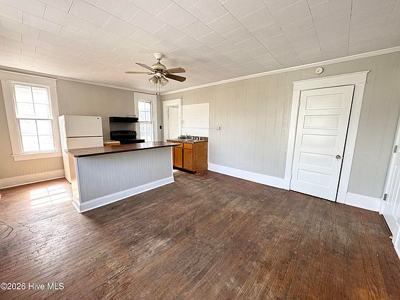 5th image of 207 E Burgess St #B